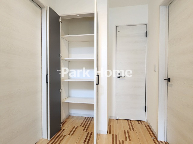 高知市百石町2丁目-2号地-新築戸建ての収納|２F：ホール内収納