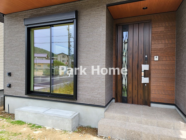 高知市百石町2丁目-2号地-新築戸建ての玄関