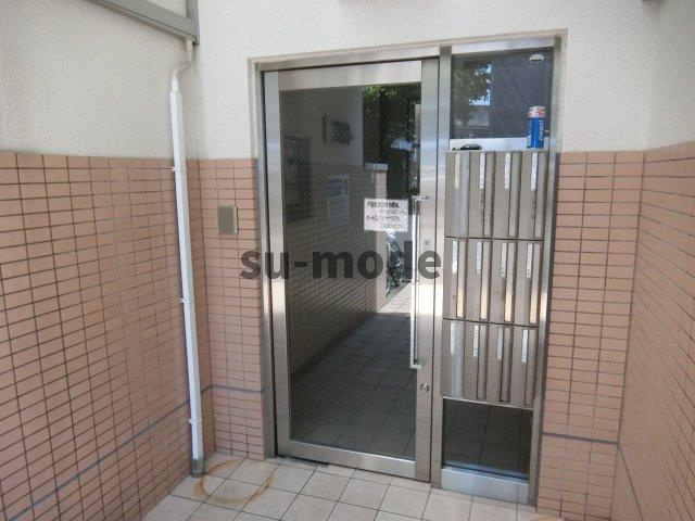 フローラ茨木のエントランス