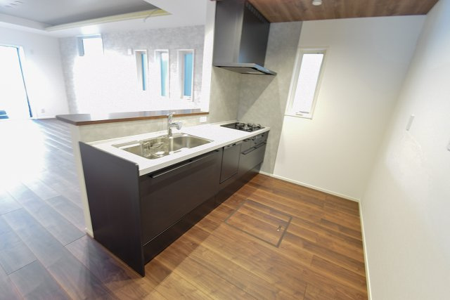 戸建　一宮市今伊勢町本神戸　全5区画分譲のキッチン|機能的なシステムキッチンです。収納力に優れた大容量の引出しでキッチン回りがスッキリ片付きます。