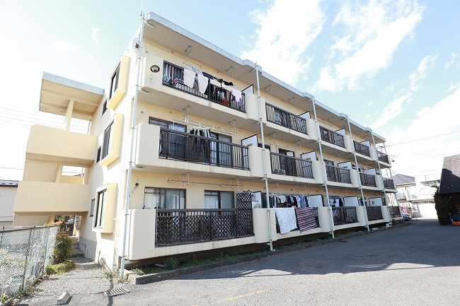 東ノ岡マンションの外観