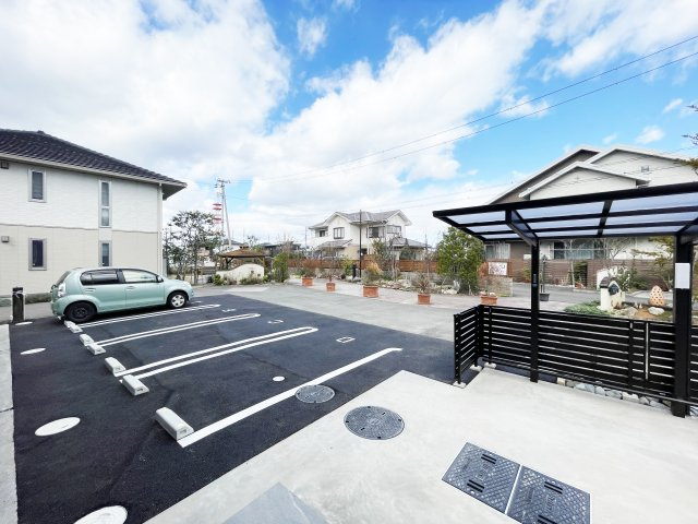 グランフォーレ蔵本の駐車場