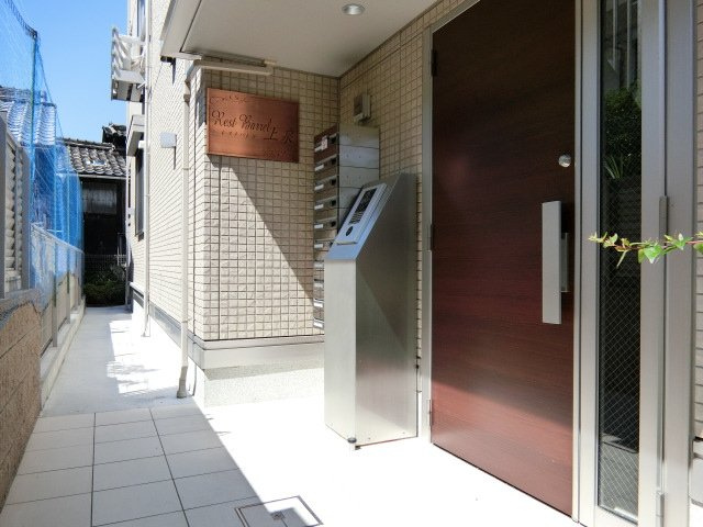 レストバレル上泉のエントランス