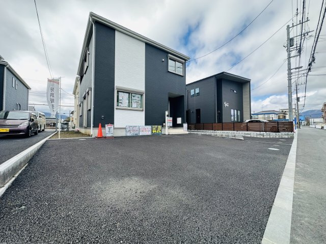 小田原市栢山 駐車3台 新築戸建ての外観