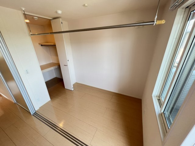 プレシャス高崎の洋室|高崎、前橋エリアのお部屋探しはエンドスケープまで！お客様の理想お聞かせ下さい♪
クロスや設備の色が異なる場合があります。