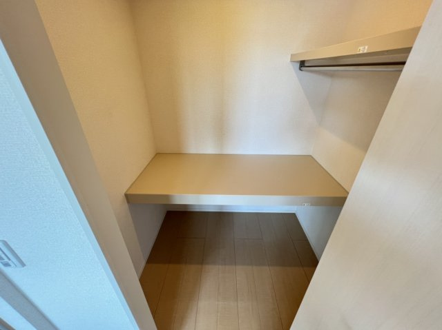 プレシャス高崎の収納|高崎、前橋エリアのお部屋探しはエンドスケープまで！お客様の理想お聞かせ下さい♪
クロスや設備の色が異なる場合があります。