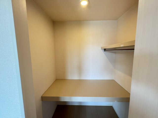 プレシャス高崎の収納|高崎、前橋エリアのお部屋探しはエンドスケープまで！お客様の理想お聞かせ下さい♪
クロスや設備の色が異なる場合があります。