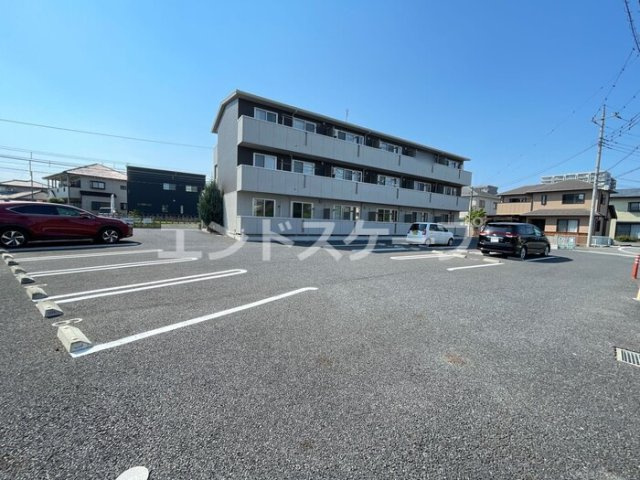 プレシャス高崎の駐車場|高崎、前橋エリアのお部屋探しはエンドスケープまで！お客様の理想お聞かせ下さい♪
クロスや設備の色が異なる場合があります。