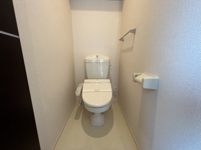 プレシャス高崎のトイレ|高崎、前橋エリアのお部屋探しはエンドスケープまで！お客様の理想お聞かせ下さい♪
クロスや設備の色が異なる場合があります。