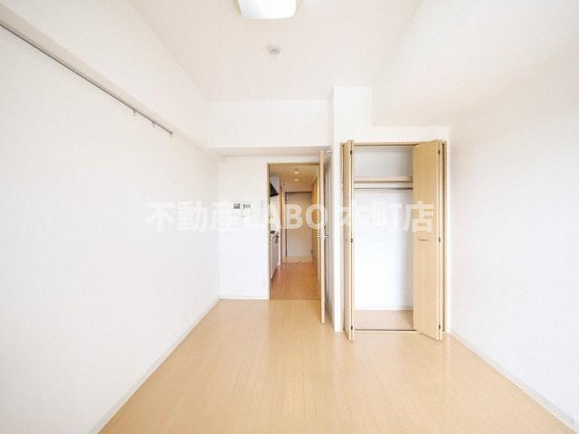 サムティ阿波座Ｌｕｓｓｏの洋室