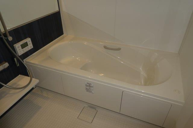 倉敷市西中新田のアパートの浴室