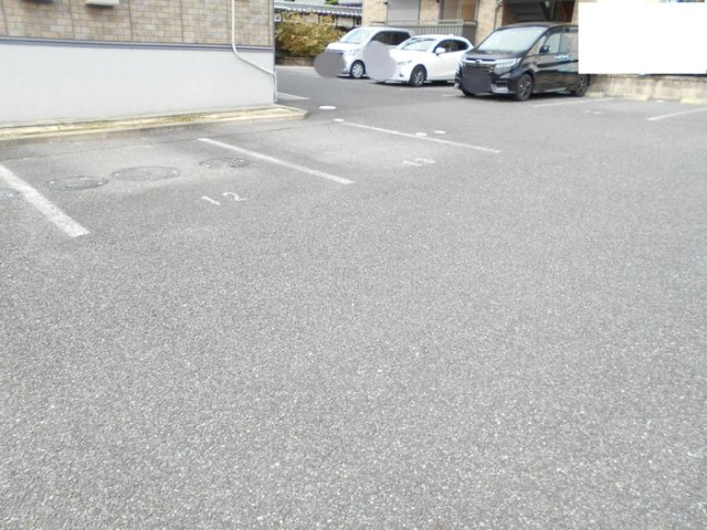 コトーソレイユ Aの駐車場