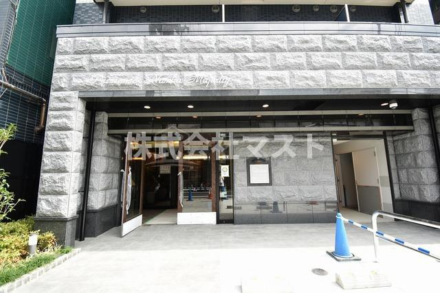 プレサンス難波マジョリティのエントランス