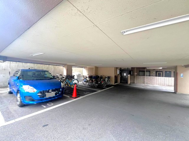 駅まで徒歩２分＆２沿線利用可能★ペット飼育可能★リフォーム済み３ＬＤＫ★眺望良好★藤和宝ヶ池ホームズの駐車場|駐車場