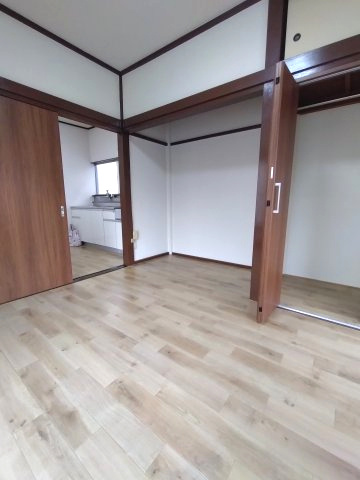 【洋室】 | メゾン | 使い勝手の良い洋室。