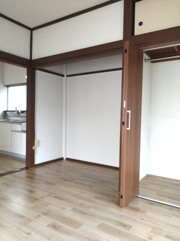 【洋室】 | メゾン | 1畳のスペースはアイデア次第でワーキングスペースや趣味のスペースに！