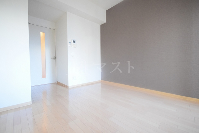 大阪市中央区瓦屋町３丁目の賃貸マンションの居間・リビング