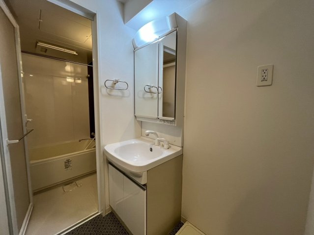 グレーシアコート金山|名古屋市の賃貸ならMy賃貸の独立洗面台|グレーシアコート金山
※反転タイプ
