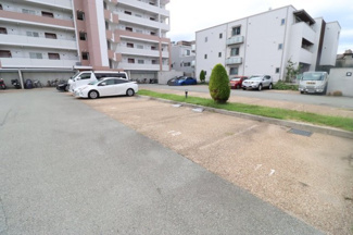 【駐車場】