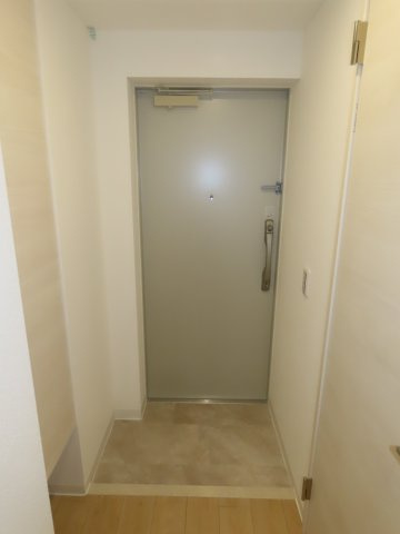 ファステート大阪マジョリティの玄関