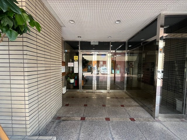 セレーナ喜志参番館Ⅱのエントランス