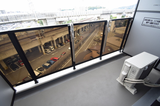 MISTRAL姫路駅前Ⅶ高尾町のバルコニー