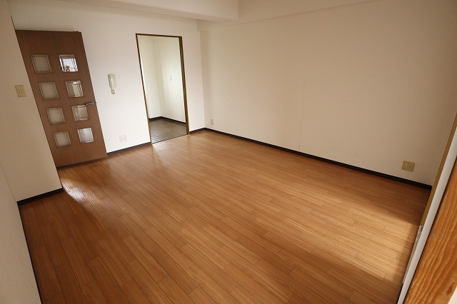 マンション新屋の居間・リビング