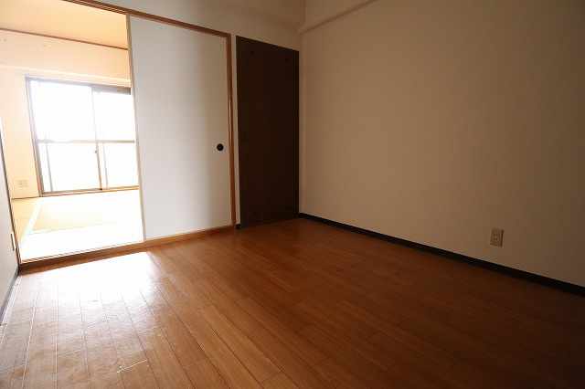 マンション新屋の居間・リビング