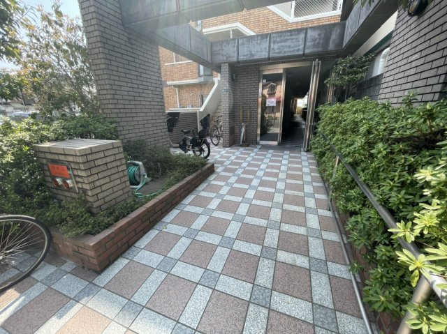 マンション新屋のエントランス