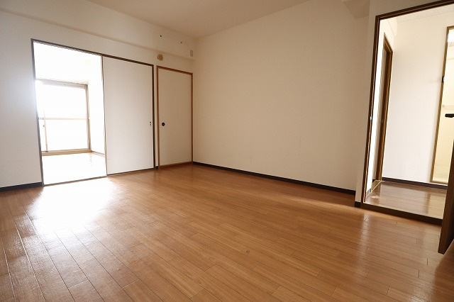 マンション新屋の居間・リビング