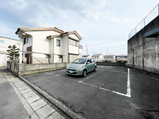 コスモ福万　Ａ棟の駐車場