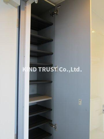 シャトートレイユの収納|こまごまとしたものを収納できそうですね