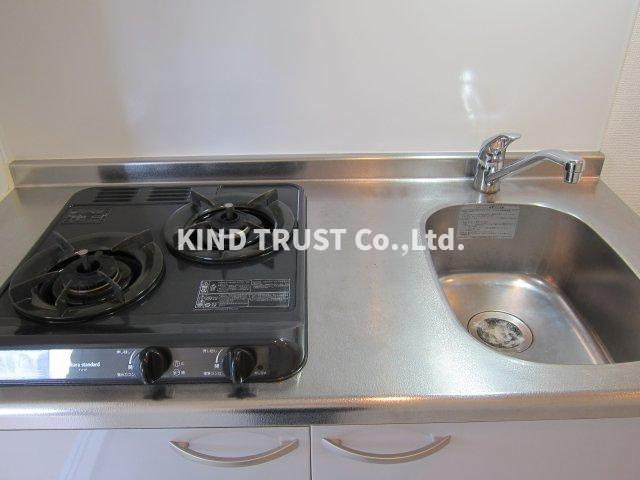 シャトートレイユのキッチン|コンパクトなキッチンで掃除もラクラク