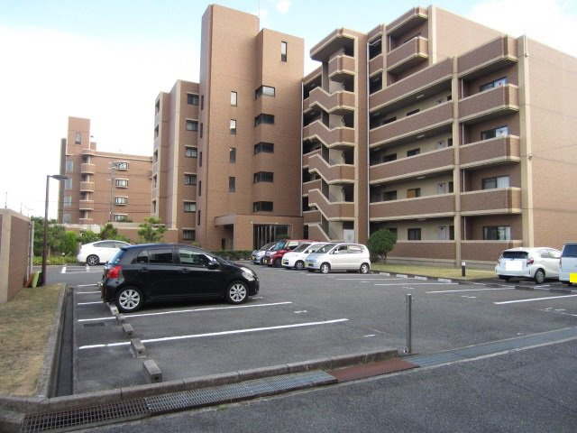 【駐車場】