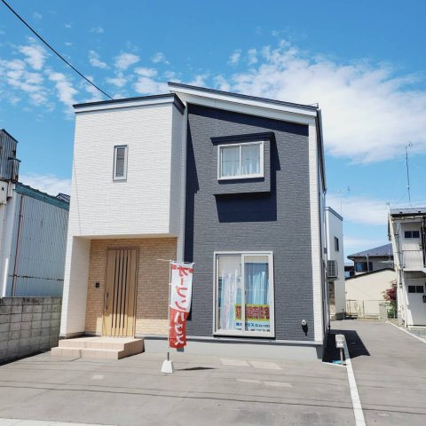 八戸市大字白銀町字左岩淵通　B棟の外観