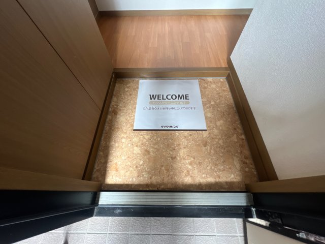 ラ・ヴィーダー　Bの玄関