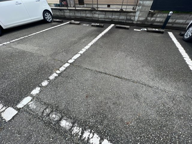 ラ・ヴィーダー　Bの駐車場