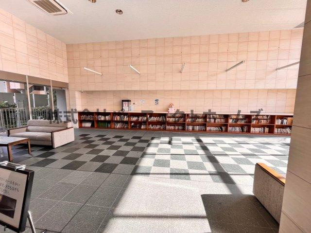 ローレルスクエア枚方フォレストゲートのロビー|毎日通るロビーはこのようになっています