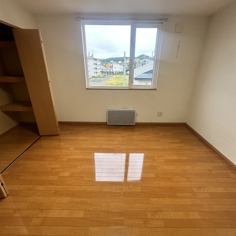 オーバーリバーの洋室
