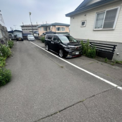 オーバーリバーの駐車場
