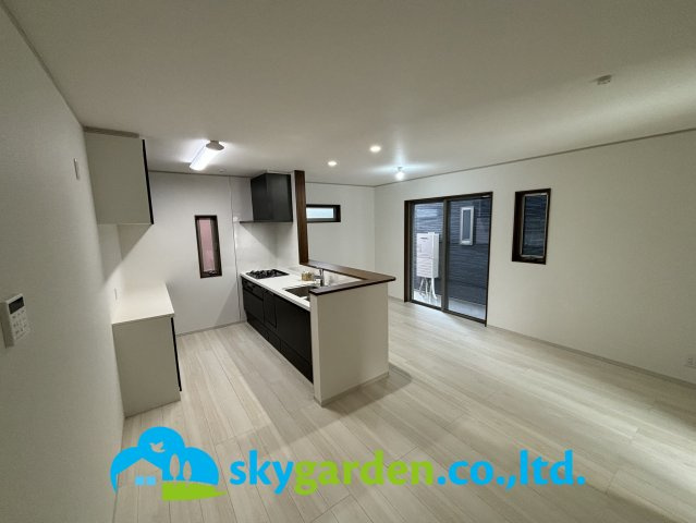 平塚市平塚３丁目　未入居戸建　全15邸9号棟の居間・リビング