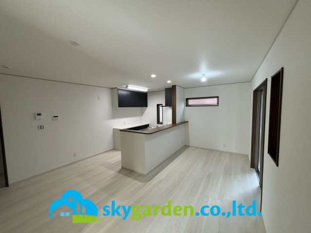 平塚市平塚３丁目　未入居戸建　全15邸9号棟の居間・リビング