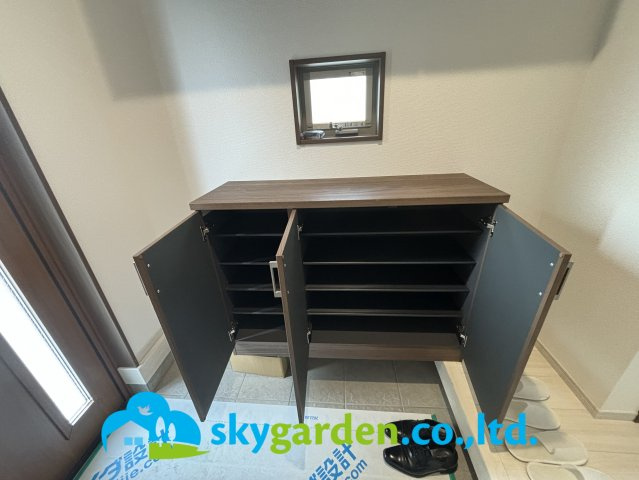 平塚市平塚３丁目　未入居戸建　全15邸9号棟の玄関