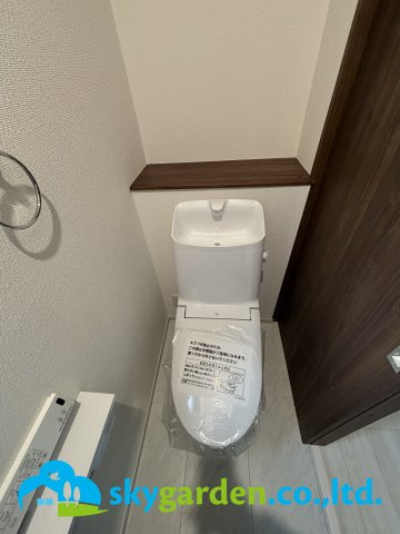 平塚市平塚３丁目　未入居戸建　全15邸9号棟のトイレ