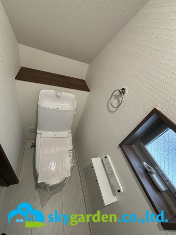 平塚市平塚３丁目　未入居戸建　全15邸9号棟のトイレ