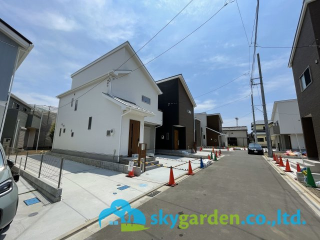 平塚市平塚３丁目　未入居戸建　全15邸9号棟の前面道路含む現地写真