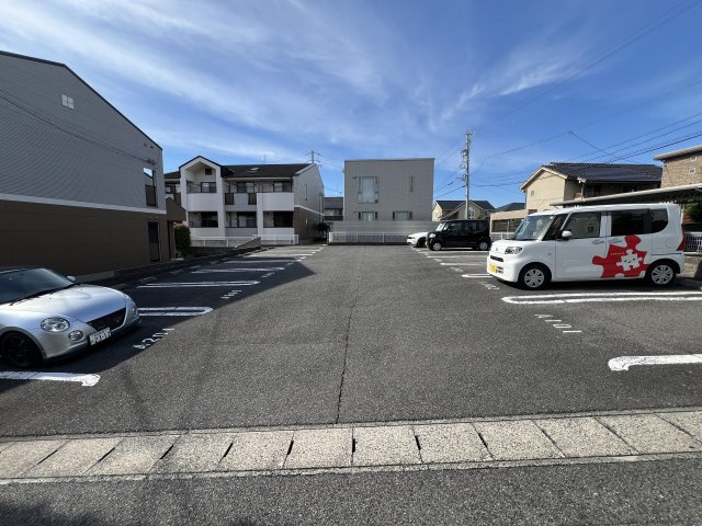 プラネットAの駐車場