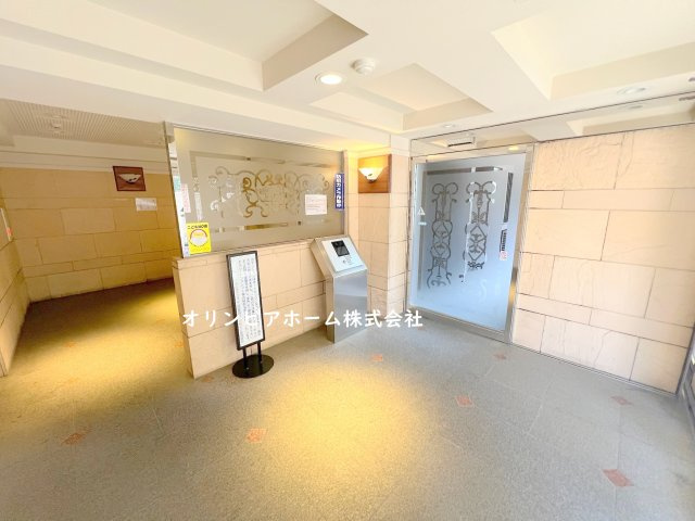 クレストフォルム西葛西パークサイド　専用庭付　80㎡　４LDK　空室のエントランス