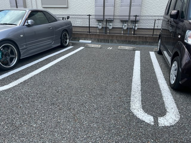 ブリッサガーデンＢの駐車場