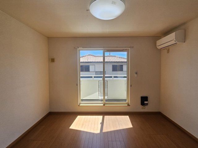 明石市大久保町大窪のアパートの居間・リビング